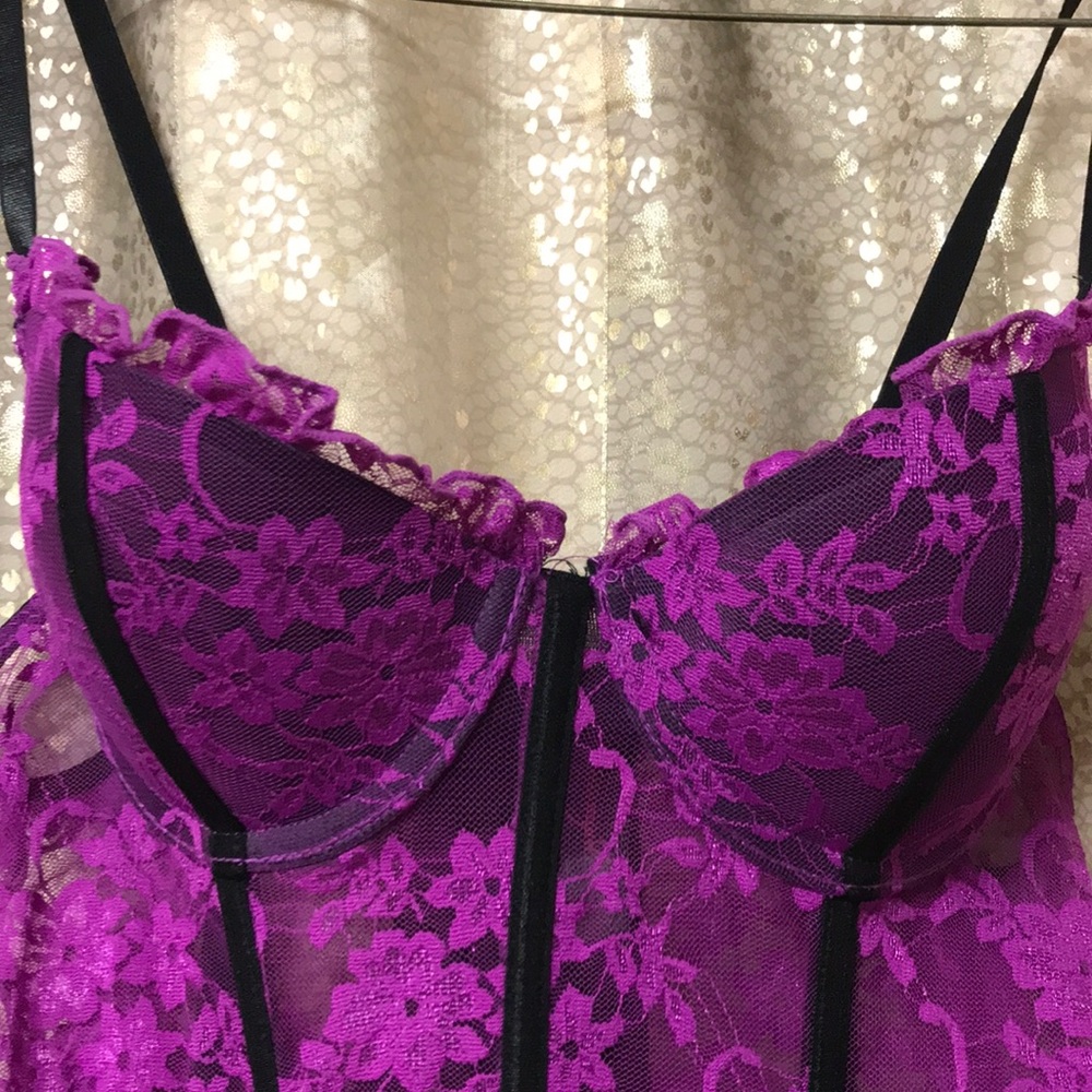 Lace Underwire Bustier Bra in Vibrant Magenta